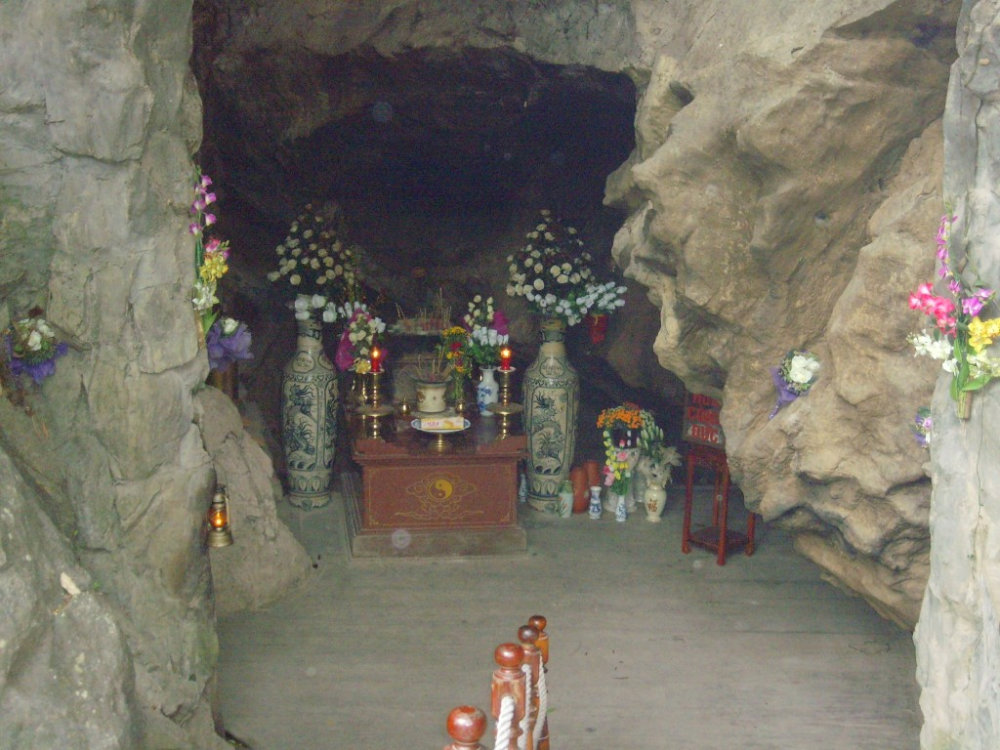 Eight Ladies Cave is surrounded by many mysterious legends